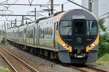 JR四国8600系E11編成を讃岐塩屋駅で撮影した画像
