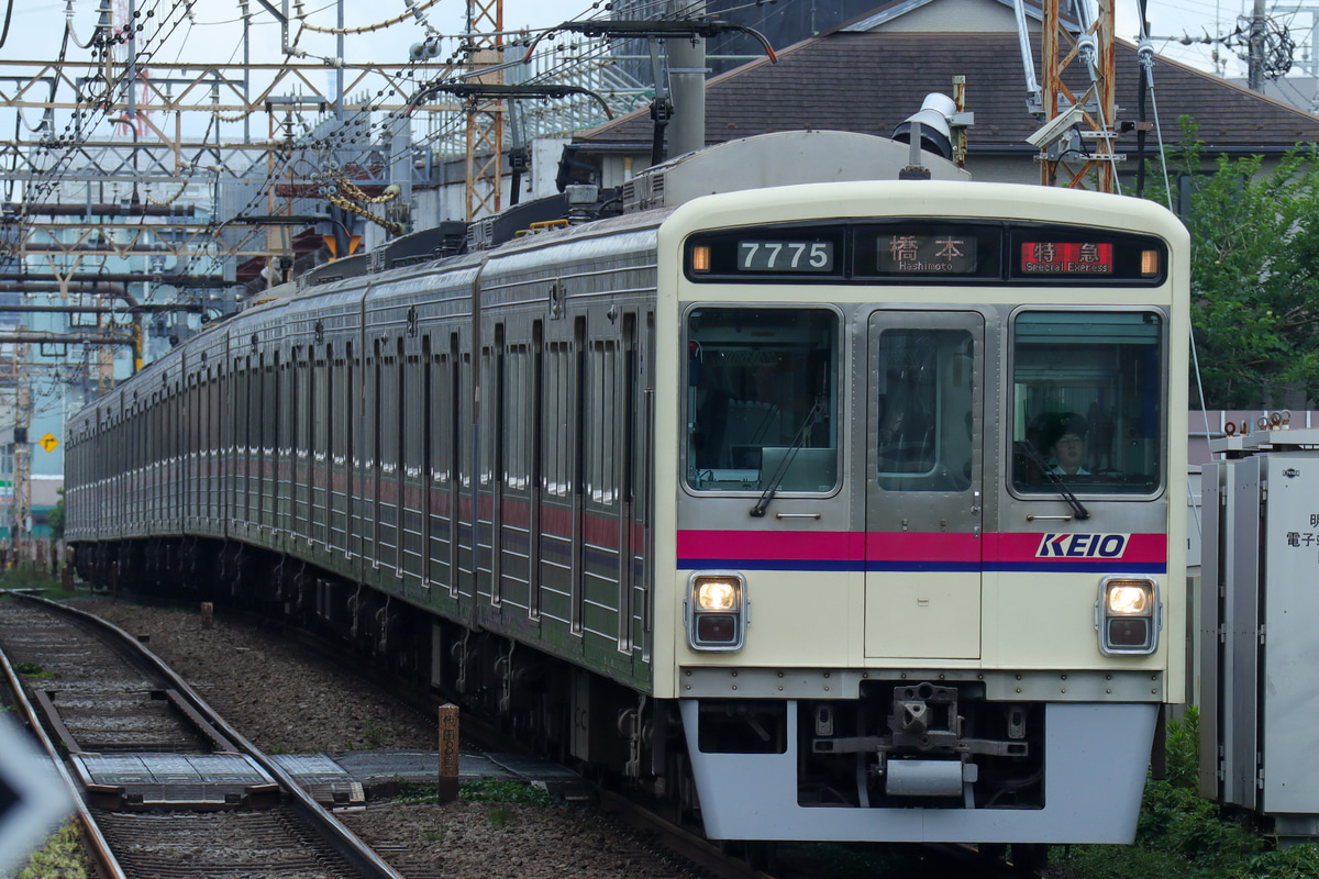 京王電鉄  7000系 7725F