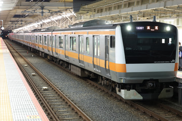 JR東日本E233系トタT29編成を国立駅で撮影した画像