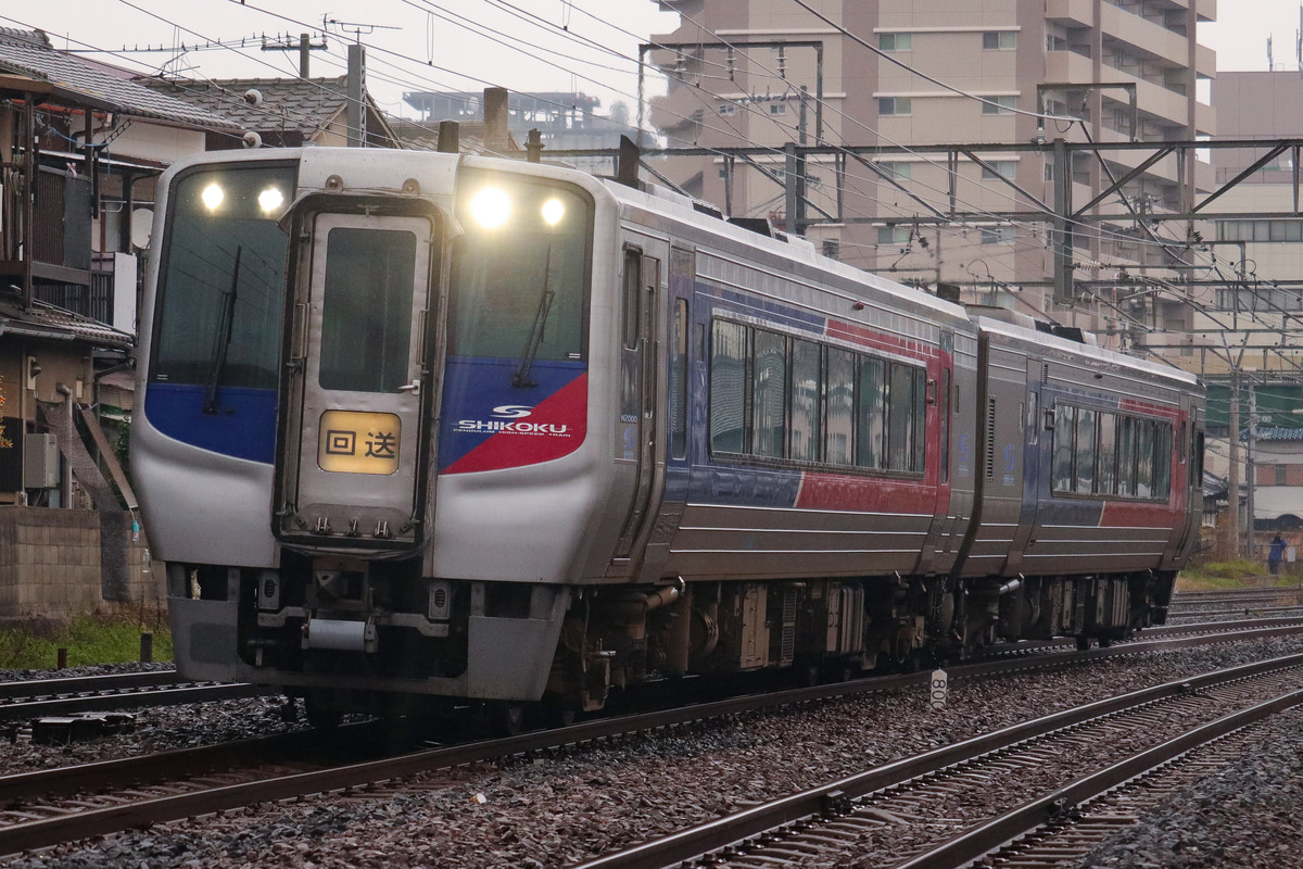 JR四国 松山運転所 N2000系 2463+2424