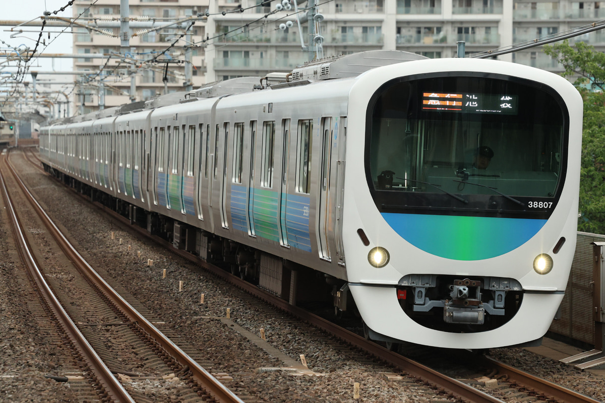 西武鉄道  30000系 38107F