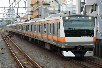 JR東日本E233系トタT34編成を国立駅で撮影した画像