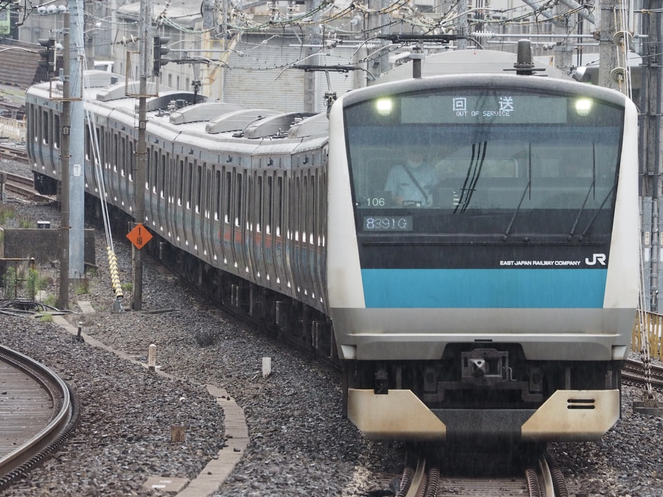 JR東E233系サイ106編成<br class="br-sp" />(ウラ106編成)の写真