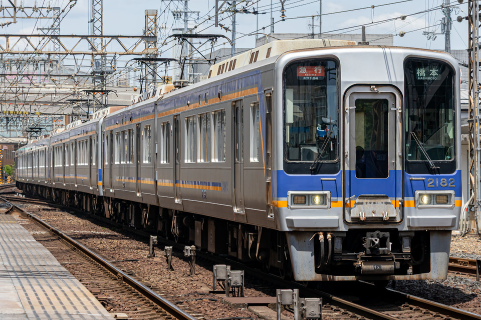 南海2000系2032F<br class="br-sp" />(2032編成)の写真