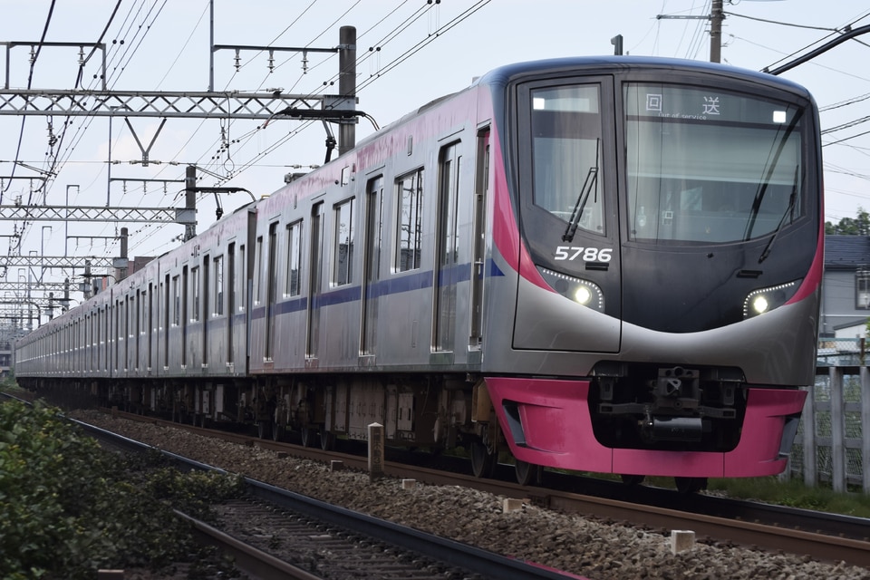 京王5000系5736F<br class="br-sp" />(5736編成)の写真