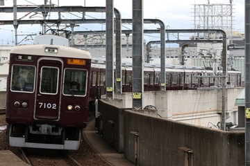 阪急電鉄 7000系 豊中駅付近