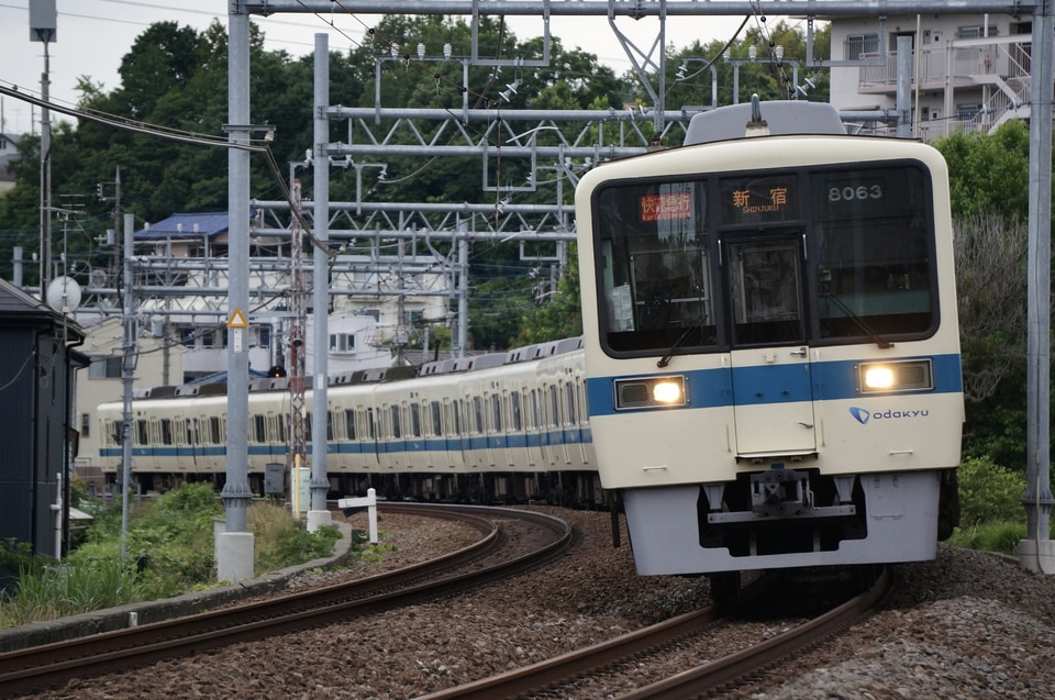 小田急8000形8063×4<br class="br-sp" />(8063F)(8063編成)の写真