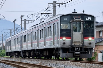 JR四国7200系R12編成を讃岐塩屋～多度津間で撮影した画像