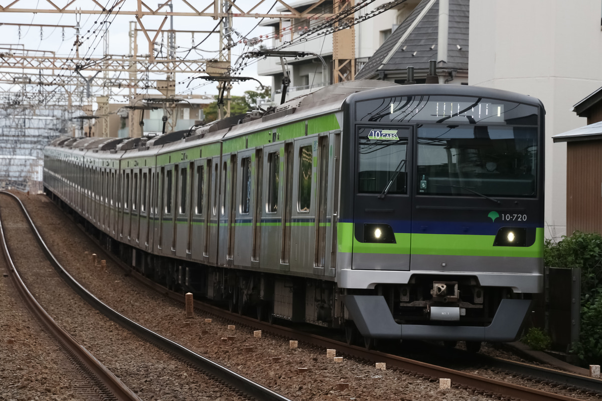 東京都交通局 大島車両検修場 10-300形 10-720f