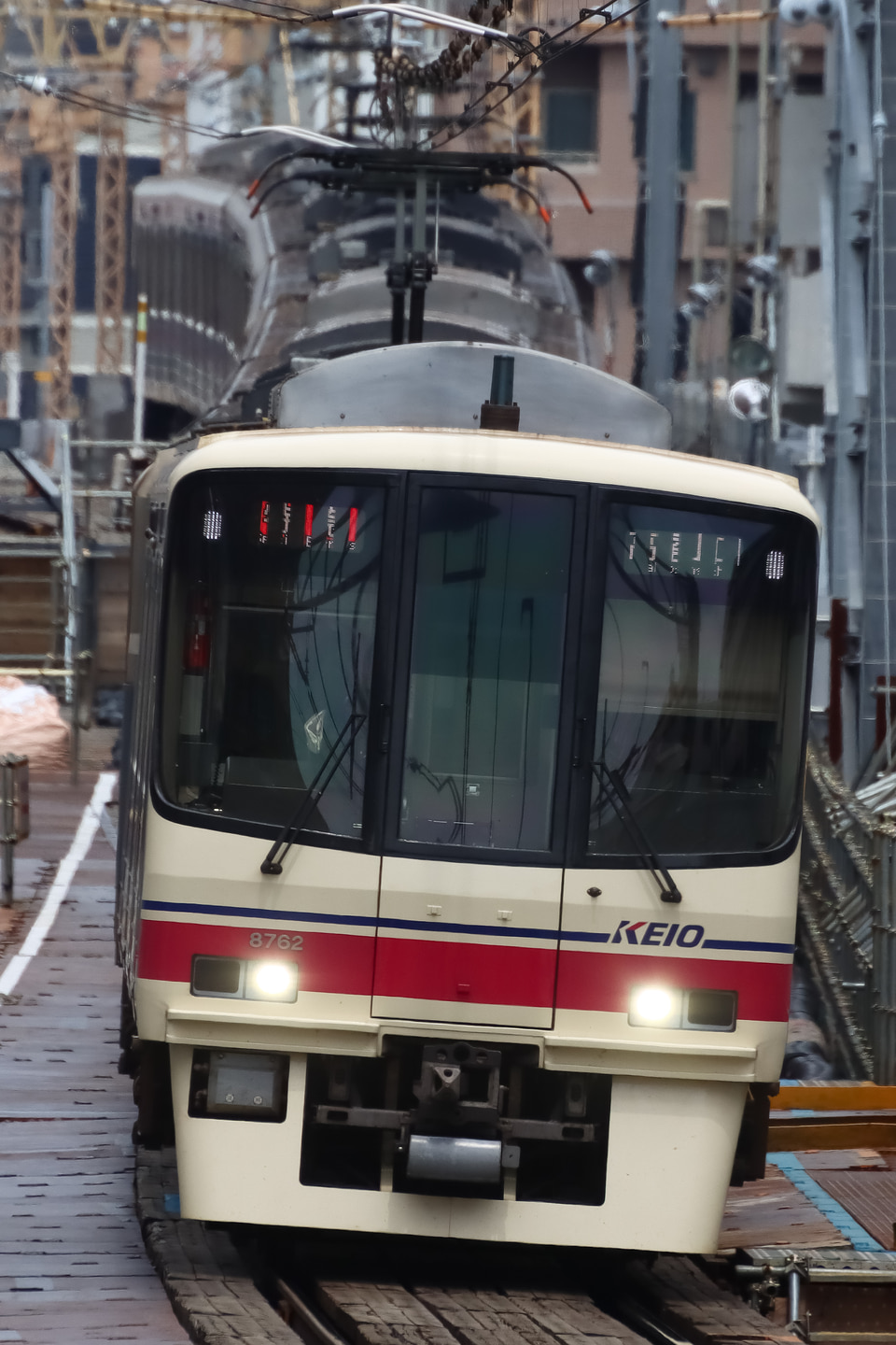 京王8000系8712F<br class="br-sp" />(8712編成)の写真