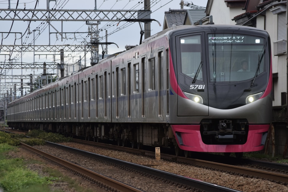 京王5000系5731F<br class="br-sp" />(5731編成)の写真
