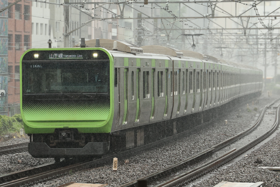 JR東E235系トウ04編成<br class="br-sp" />(トウ04)の写真