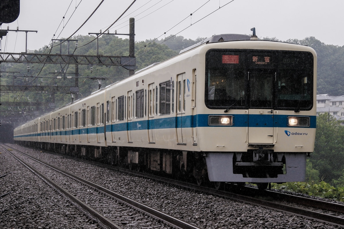 小田急電鉄  8000形 8057F