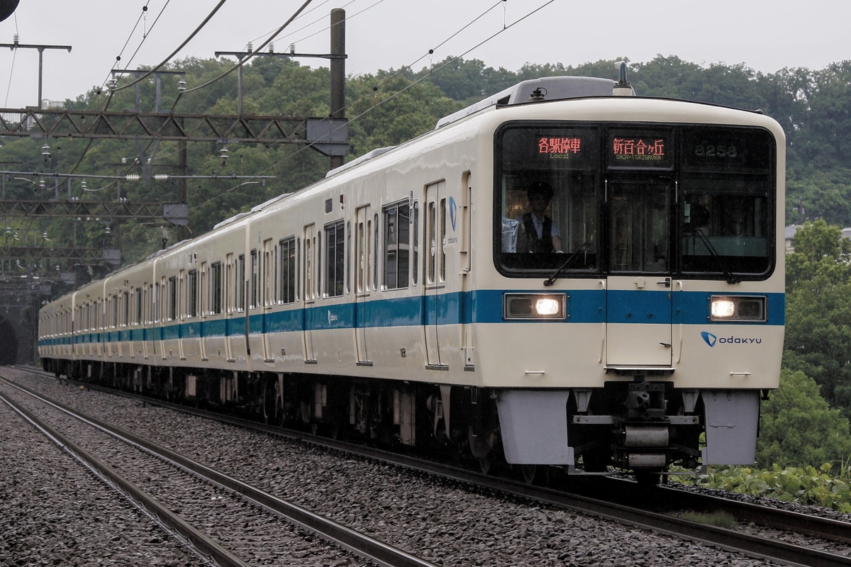 小田急電鉄  8000形 8258
