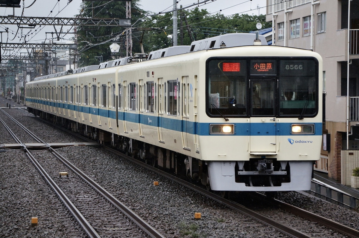 小田急電鉄  8000形 8266f