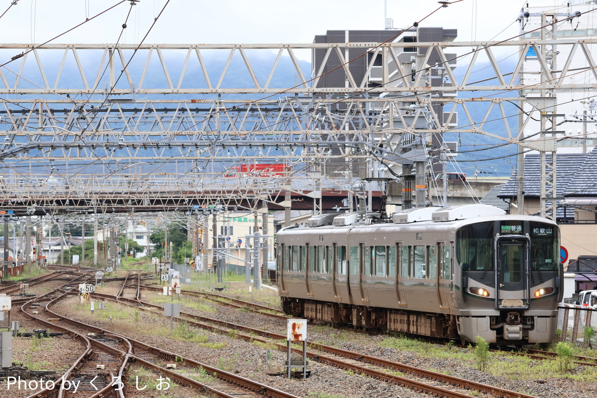 JR西日本 吹田総合車両所新在家派出所 227系 SR05編成