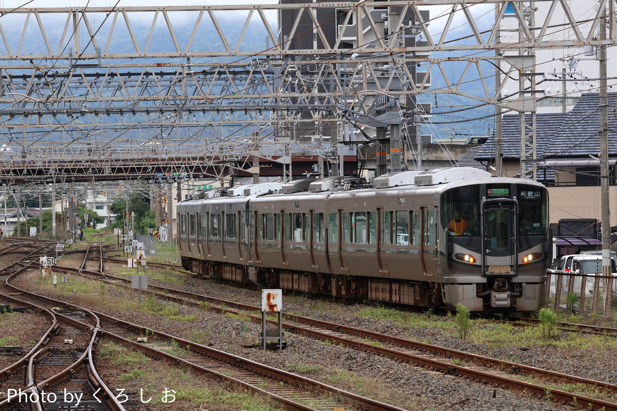 JR西日本 吹田総合車両所新在家派出所 227系 SR11編成