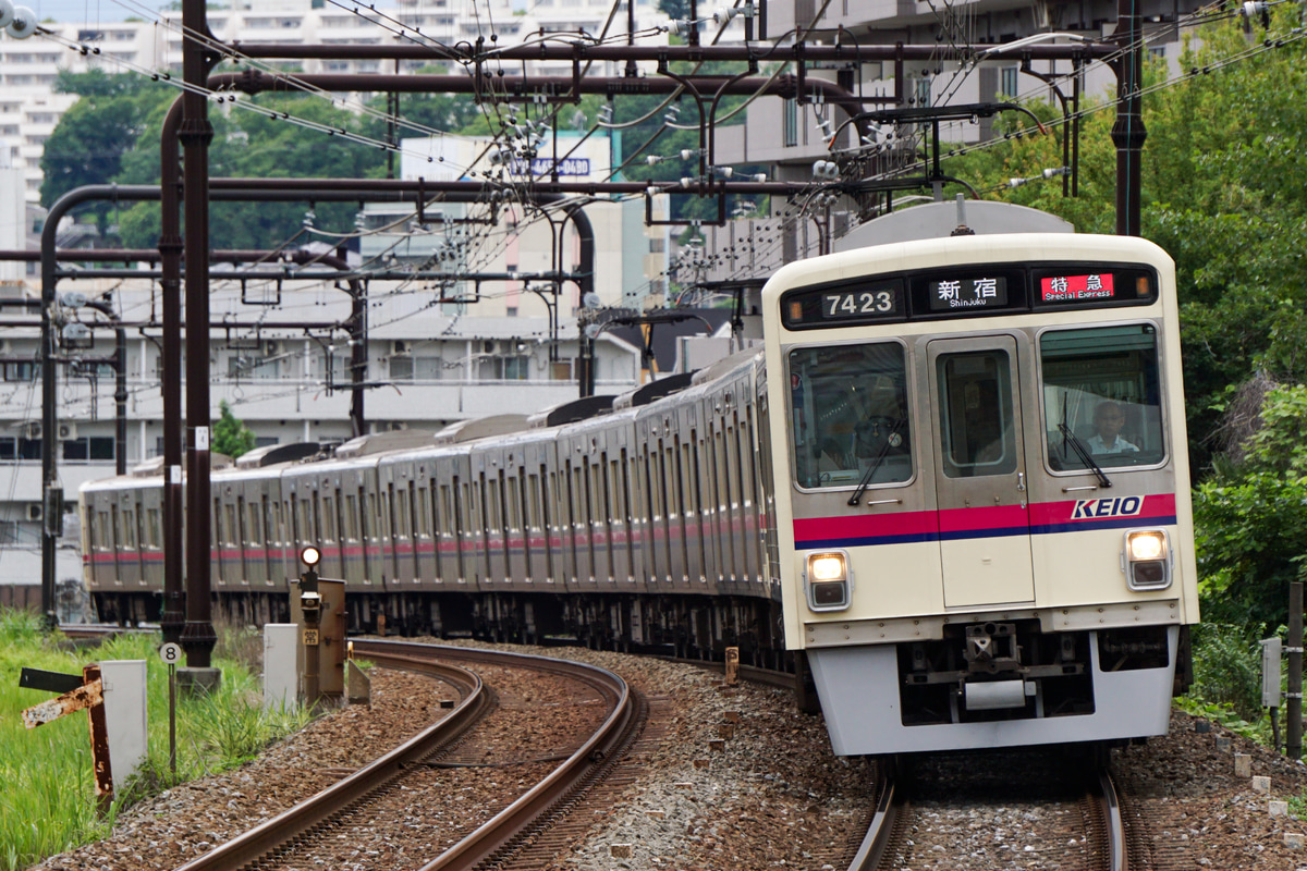 京王電鉄  7000系 7423F