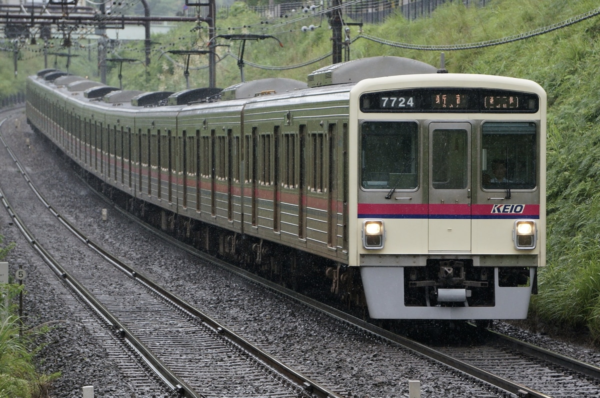 京王電鉄  7000系 7724f
