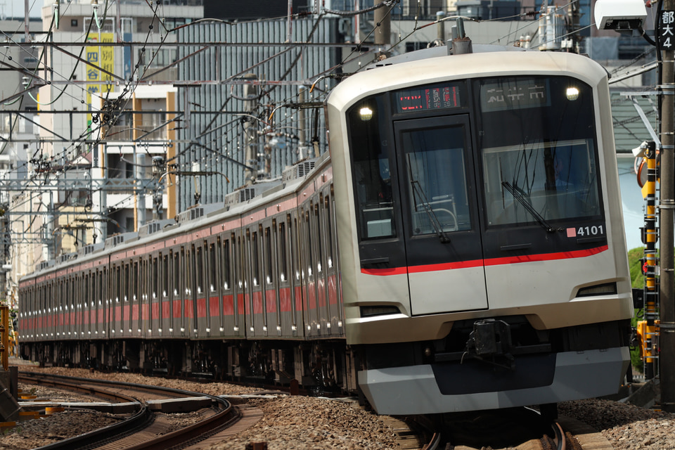 東急5050系4101F<br class="br-sp" />(4101編成)の写真