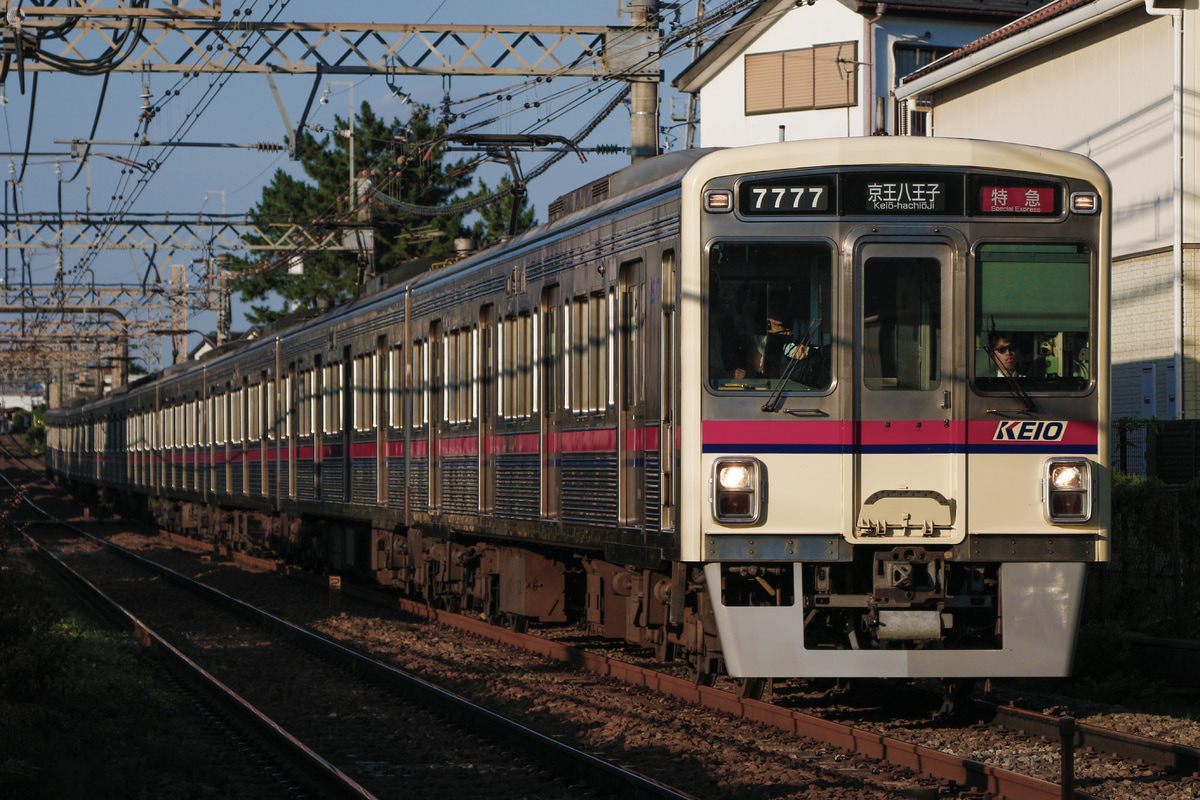 京王電鉄  7000系 7727F
