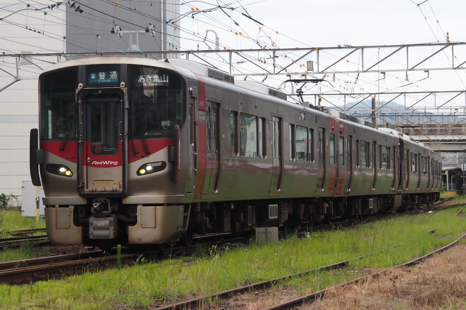 JR西227系S03編成<br class="br-sp" />(ヒロS03編成)の写真