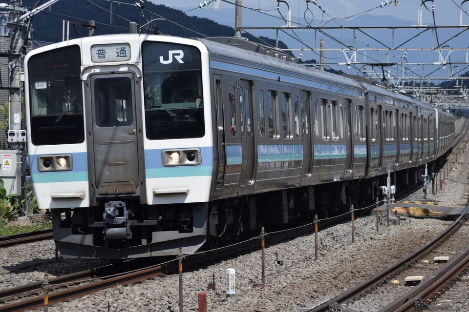 JR東211系ナノN322編成<br class="br-sp" />(ナノN322)の写真