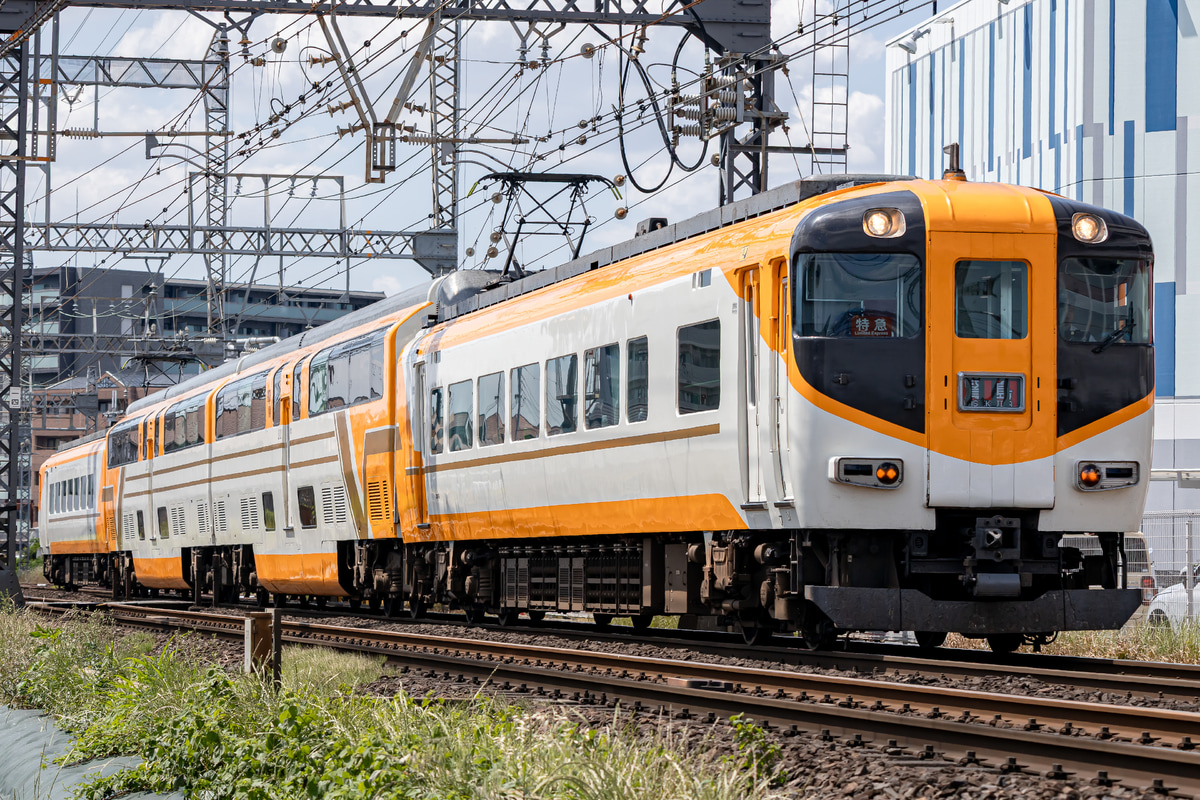 近畿日本鉄道  30000系 V01