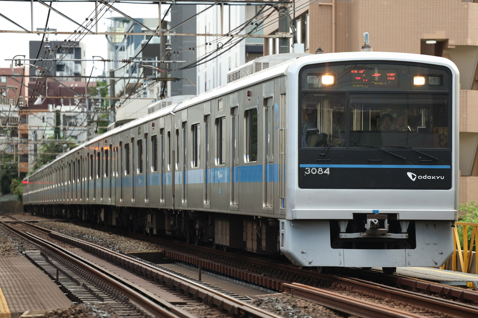 小田急3000形3084×10<br class="br-sp" />(3084F)(3084編成)の写真