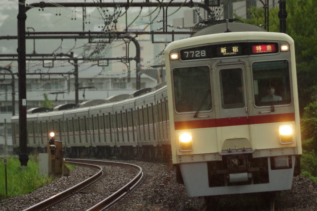 京王電鉄 若葉台検車区 7000系 7728編成