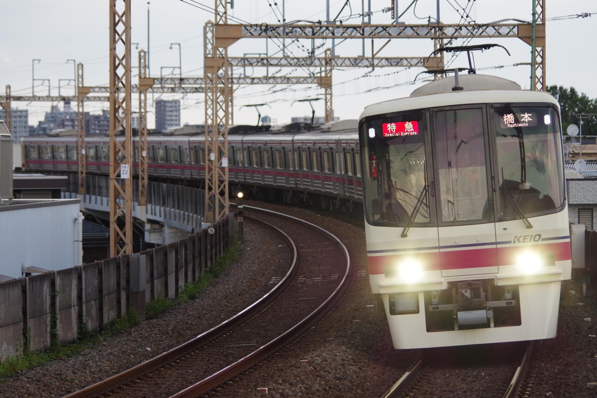 京王電鉄 高幡不動検車区 8000系 8705編成