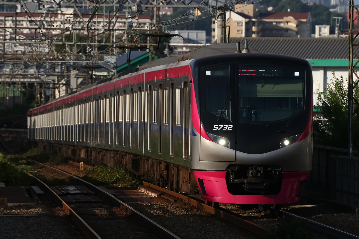 京王電鉄 若葉台検車区 5000系 5732f
