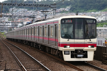京王電鉄8000系8708fを長沼駅で撮影した画像