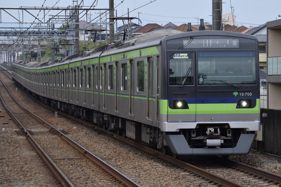 都営10-300形10-700編成<br class="br-sp" />(10-700F)の写真
