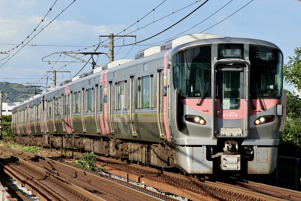 JR西227系L16編成<br class="br-sp" />(オカL16編成)の写真