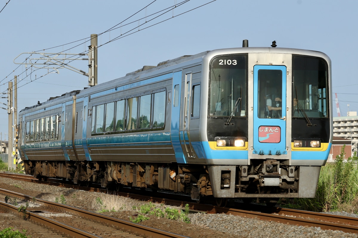 JR四国 高知運転所 2000系 2103