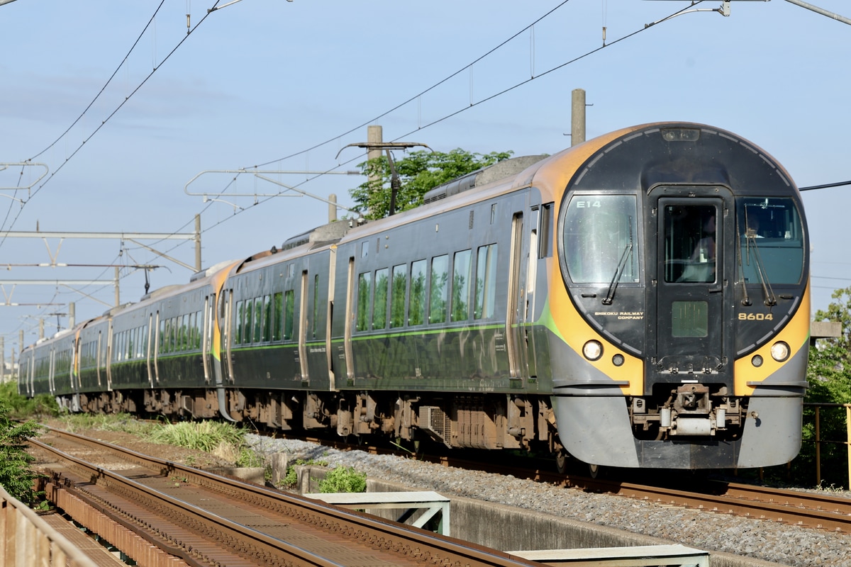 JR四国 松山運転所 8600系 E14編成