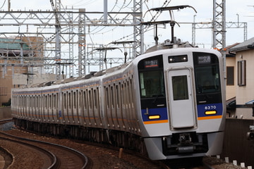 南海電気鉄道8300系8720Fを二色浜駅で撮影した画像