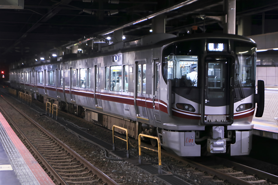 JR西521系U01編成<br class="br-sp" />(サワU01編成)の写真