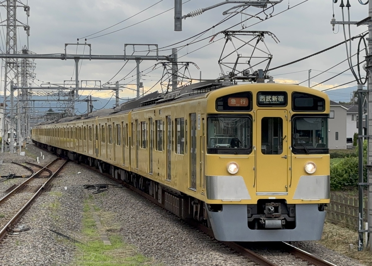 西武鉄道  西武新2000系 2461F+2087F
