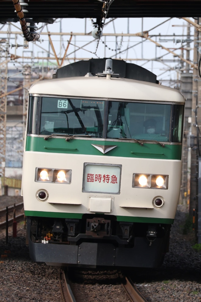 byふ