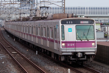 東京メトロ8000系8109Fを新田駅で撮影した画像