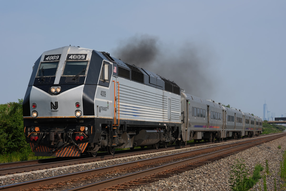 NJ TRANSIT  PL42AC 4009