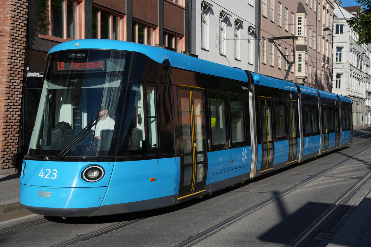Sporveien Trikken  SL18 423