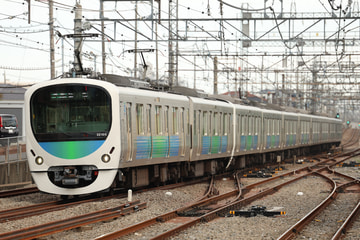 西武鉄道30000系32105Fを西所沢駅で撮影した画像
