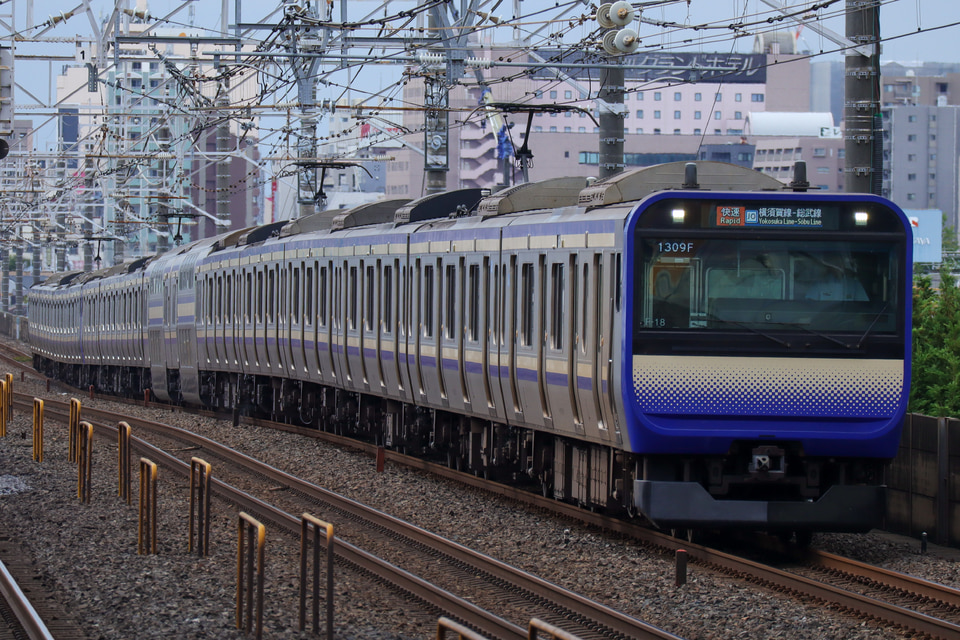 JR東E235系クラF-18編成<br class="br-sp" />(F-18編成)(クラF-18)の写真