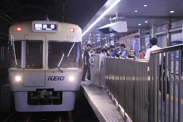 京王電鉄1000系1752Fを吉祥寺駅で撮影した画像