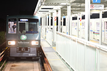 西武鉄道 8500系 西武球場前駅付近