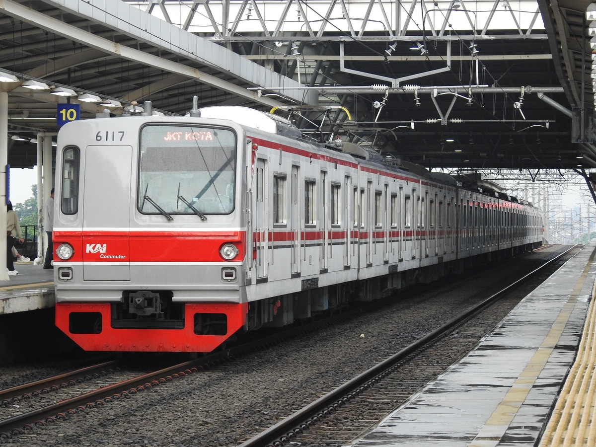 KAI Commuter DEPOK車両センター 6000系 6017F