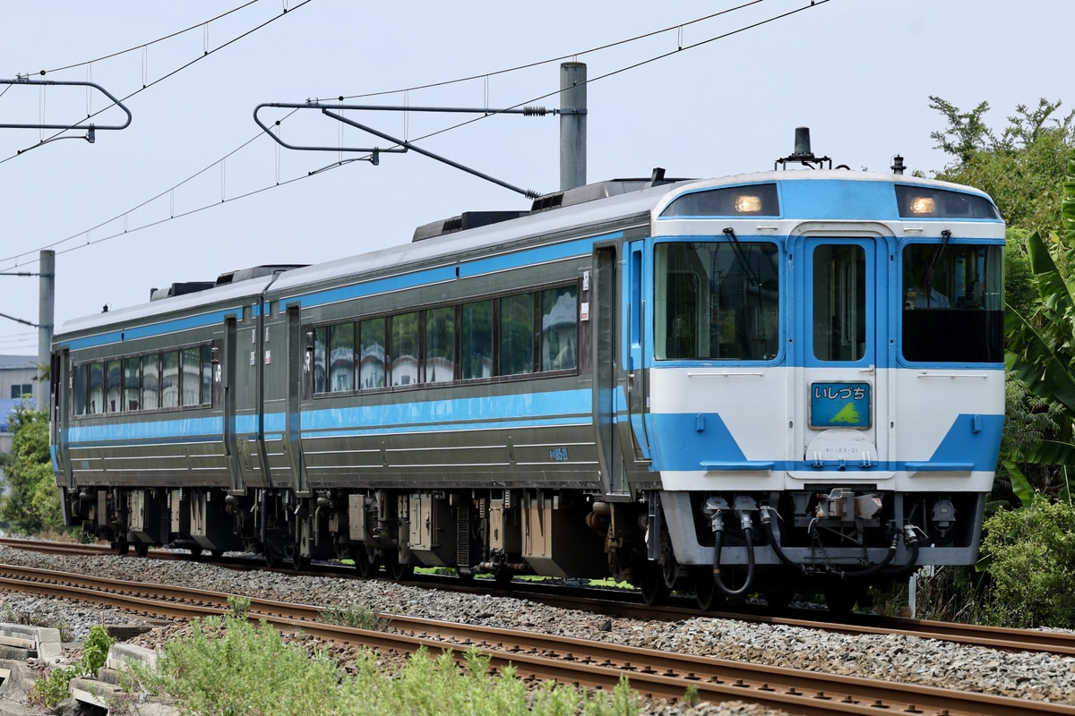 JR四国 高松検車区 キハ185系 21